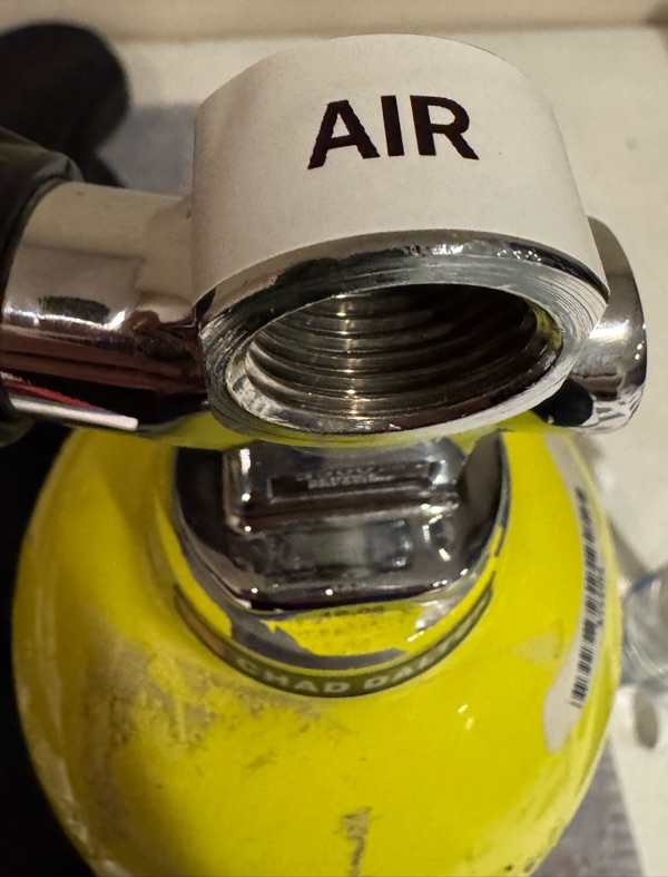 GasTag label applied to tank valve